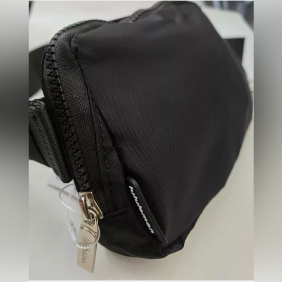 NWT Lululemon everywhere belt bag - Picture 3 of 7